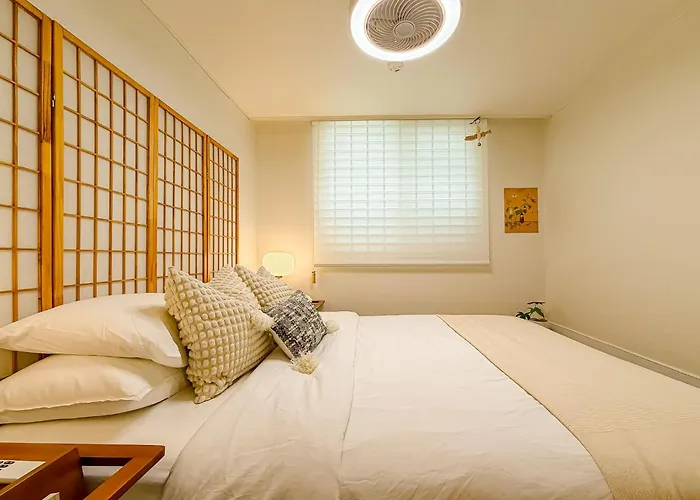 Hongdae 10 Min Family 2br Direct Airport Bus From Icn Airport Seoul